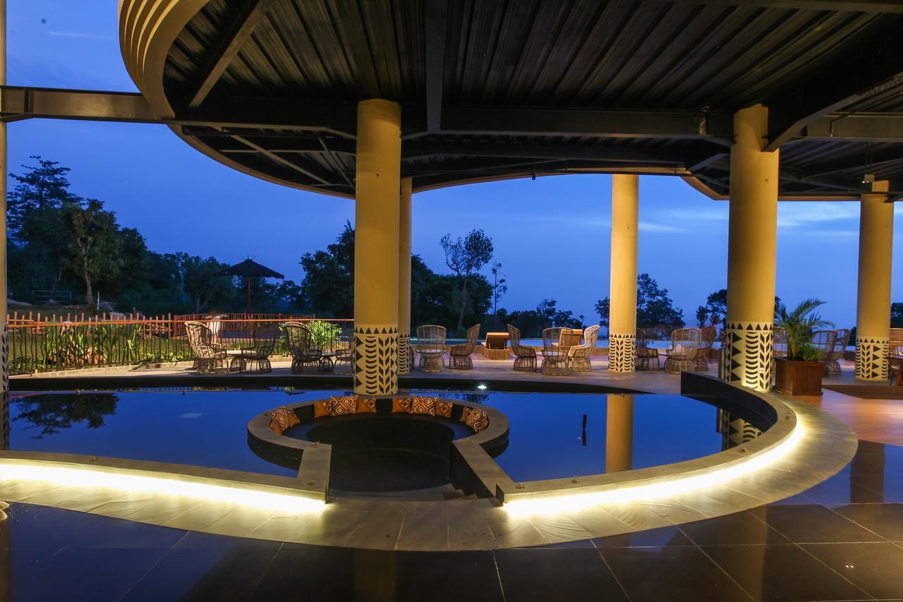 Baobab Safari Resort Prigen Exteriör bild